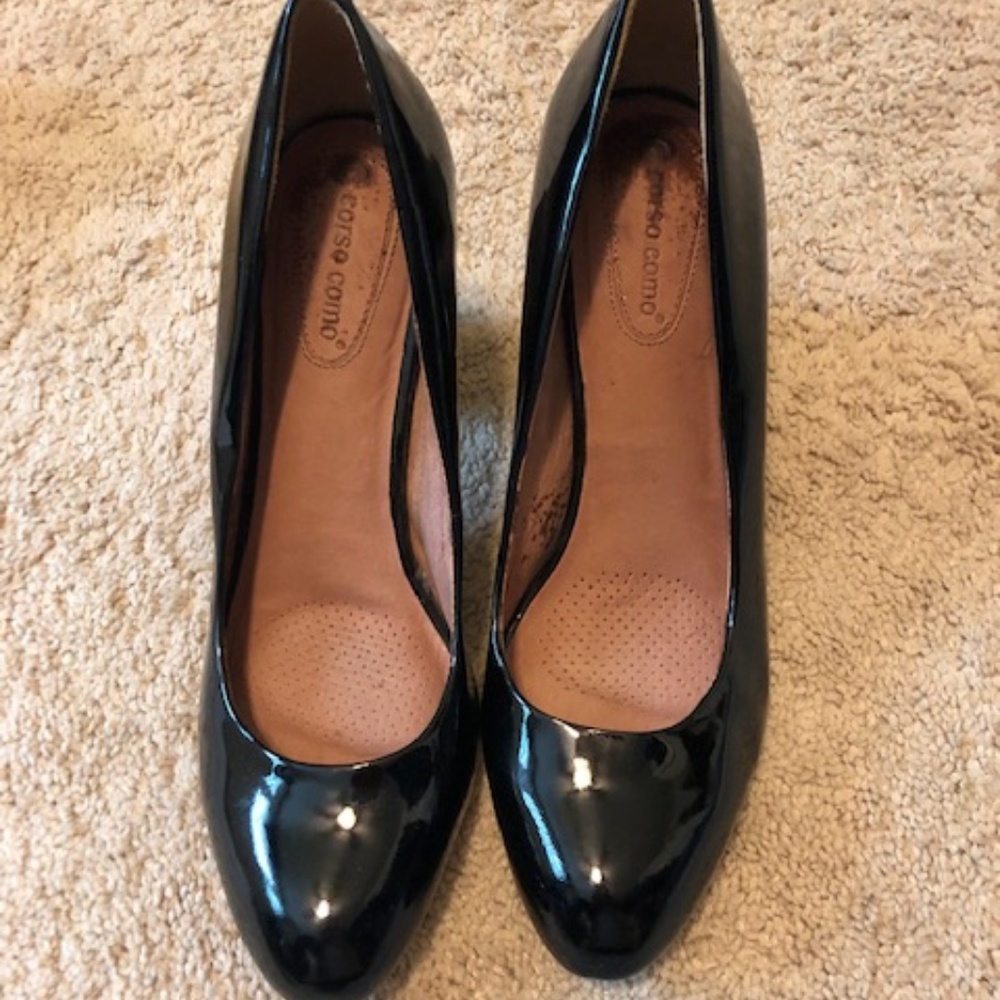 Black Patent Leather Chunky Heel Pumps